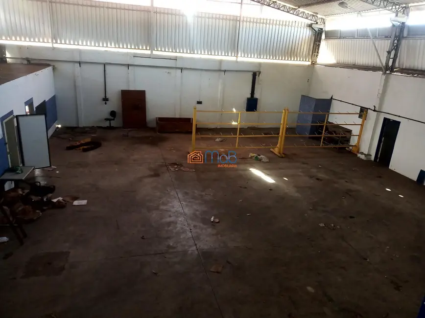 Armazém / Galpão com 14 quartos à venda, 850m2 em Granja dos Cavaleiros, Macae - RJ - imagem 6 Foto 6 de Armazém / Galpão com 14 quartos à venda, 850m2 em Granja dos Cavaleiros, Macae - RJ
