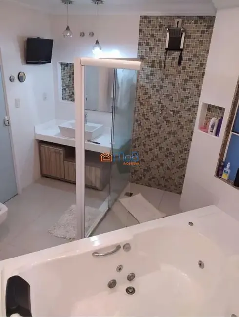 Casa com 4 quartos à venda, 330m2 em Lagoa, Macae - RJ - imagem 6 Foto 6 de Casa com 4 quartos à venda, 330m2 em Lagoa, Macae - RJ