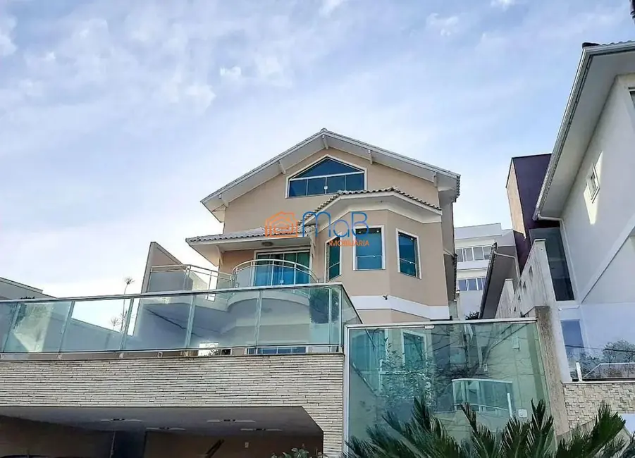 Casa com 4 quartos à venda, 330m2 em Lagoa, Macae - RJ - imagem 3 Foto 3 de Casa com 4 quartos à venda, 330m2 em Lagoa, Macae - RJ