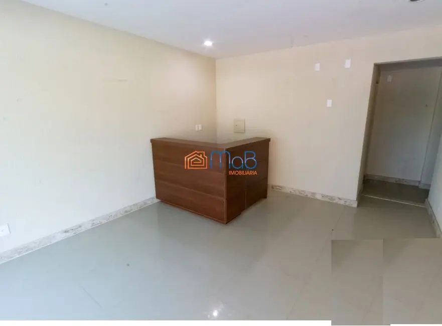 Foto 3 de Apartamento com 2 quartos à venda, 80m2 em Cavaleiros, Macae - RJ