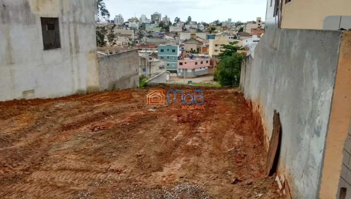 Foto 1 de Terreno / Lote à venda, 360m2 em Novo Horizonte, Macae - RJ