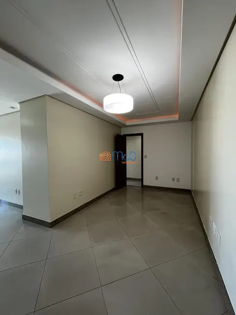 Apartamento com 3 quartos para alugar, 140m2 em Praia Campista, Macae - RJ - imagem 2 Foto 2 de Apartamento com 3 quartos para alugar, 140m2 em Praia Campista, Macae - RJ