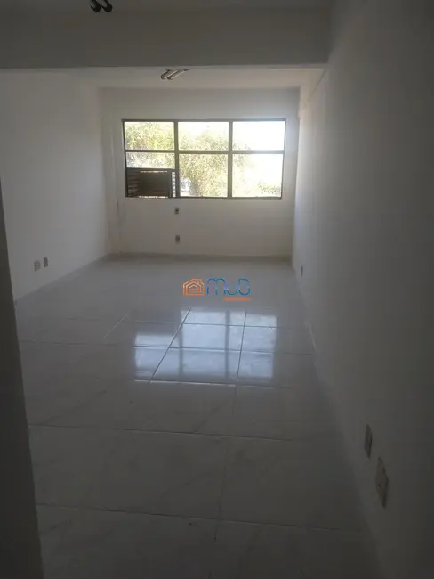 Foto 2 de Sala Comercial com 1 quarto para alugar, 27m2 em Centro, Macae - RJ