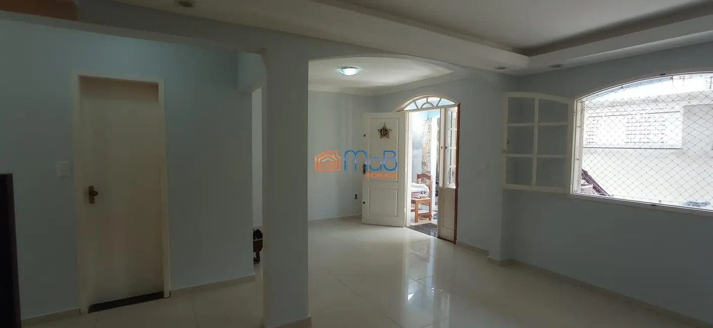 Casa com 3 quartos à venda, 288m2 em Jardim Santo Antônio, Macae - RJ - imagem 3 Foto 3 de Casa com 3 quartos à venda, 288m2 em Jardim Santo Antônio, Macae - RJ