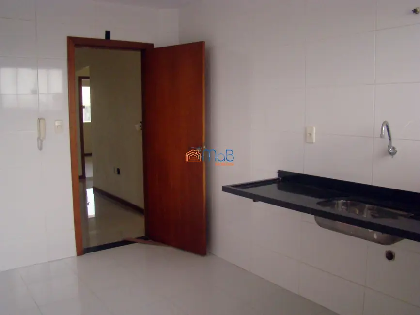 Cobertura com 3 quartos à venda, 149m2 em Riviera Fluminense, Macae - RJ - imagem 5 Foto 5 de Cobertura com 3 quartos à venda, 149m2 em Riviera Fluminense, Macae - RJ