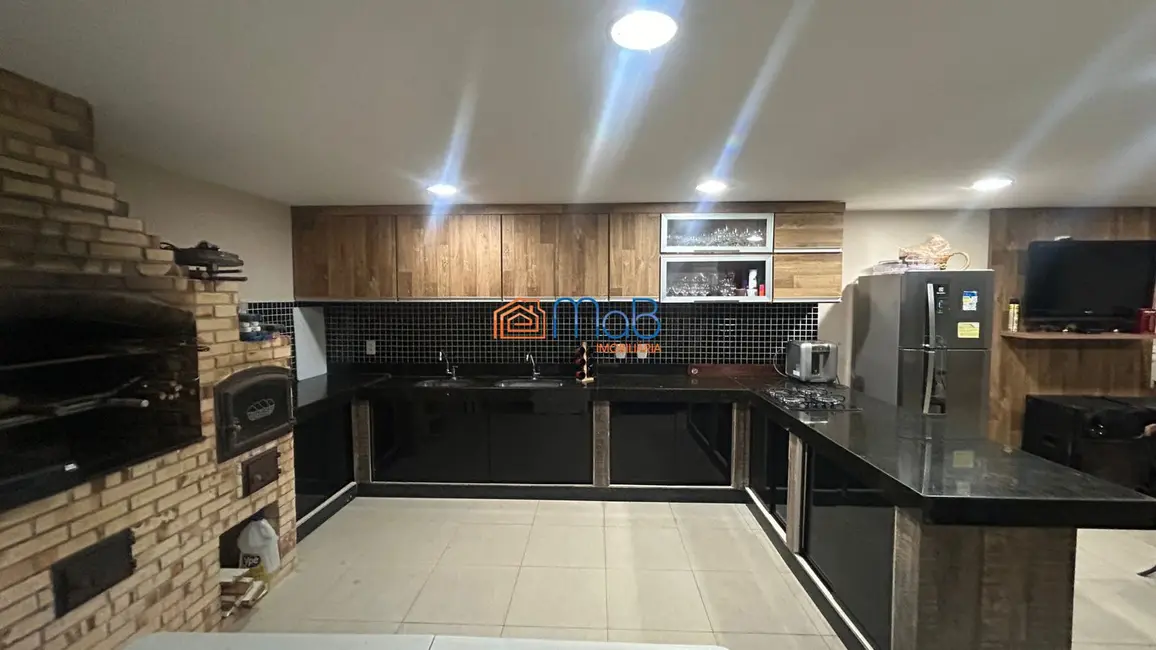 Casa de Condomínio com 3 quartos à venda, 384m2 em Lagoa, Macae - RJ - imagem 5 Foto 5 de Casa de Condomínio com 3 quartos à venda, 384m2 em Lagoa, Macae - RJ