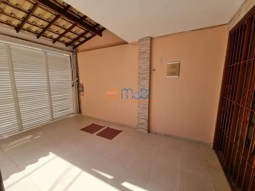 Casa com 3 quartos à venda, 158m2 em Centro, Macae - RJ - imagem 4 Foto 4 de Casa com 3 quartos à venda, 158m2 em Centro, Macae - RJ