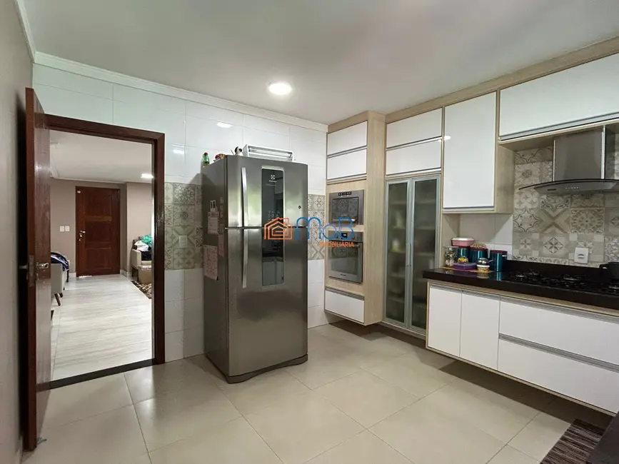 Casa de Condomínio com 3 quartos à venda, 138m2 em Granja dos Cavaleiros, Macae - RJ - imagem 7 Foto 7 de Casa de Condomínio com 3 quartos à venda, 138m2 em Granja dos Cavaleiros, Macae - RJ