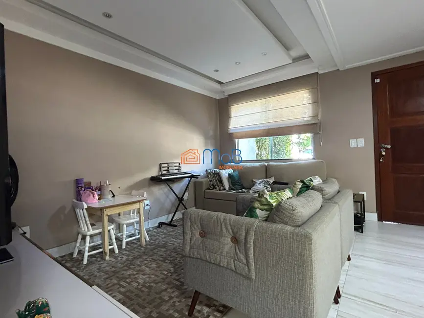 Casa de Condomínio com 3 quartos à venda, 138m2 em Granja dos Cavaleiros, Macae - RJ - imagem 3 Foto 3 de Casa de Condomínio com 3 quartos à venda, 138m2 em Granja dos Cavaleiros, Macae - RJ