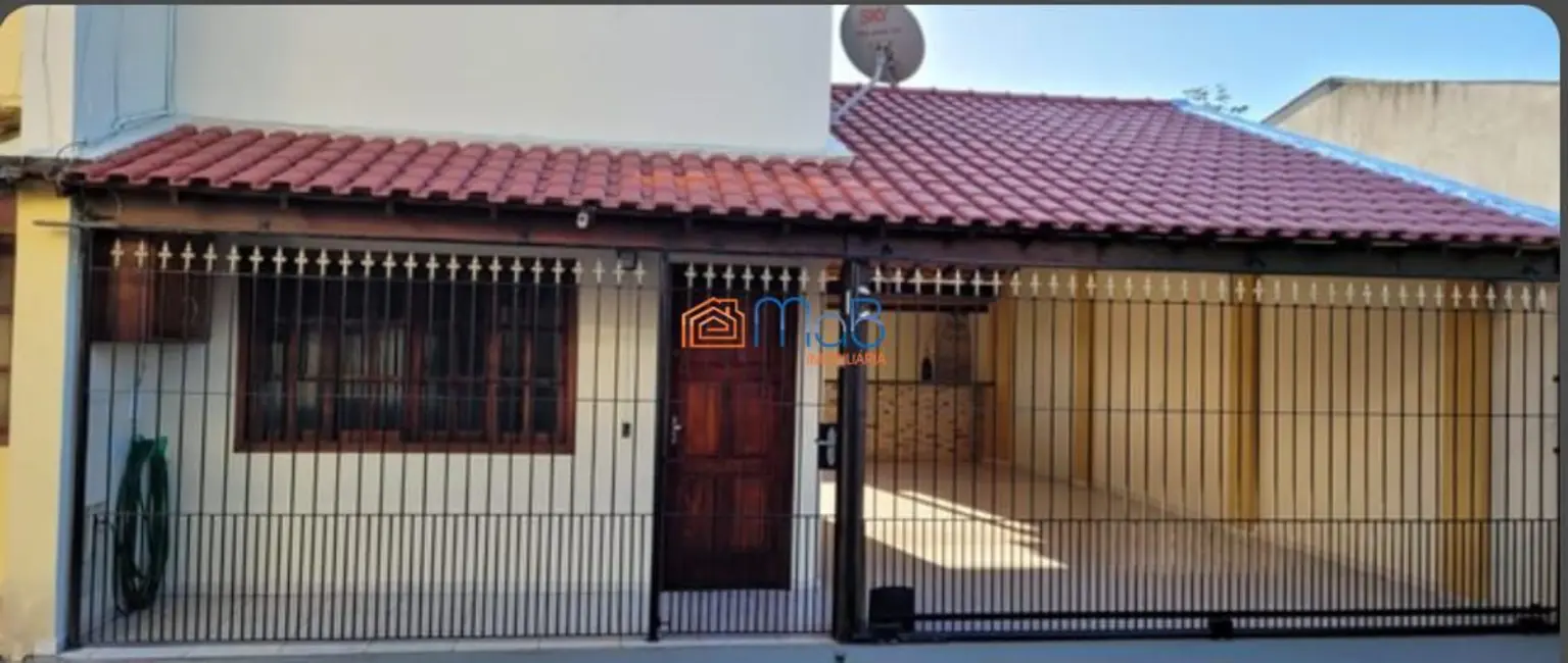 Foto 1 de Casa com 2 quartos à venda, 80m2 em São Marcos, Macae - RJ