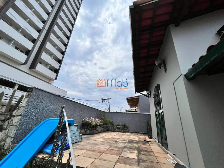 Casa com 6 quartos à venda, 430m2 em Praia Campista, Macae - RJ - imagem 4 Foto 4 de Casa com 6 quartos à venda, 430m2 em Praia Campista, Macae - RJ