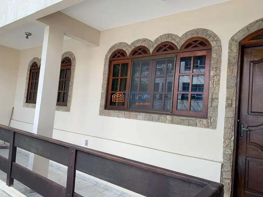 Sobrado com 3 quartos à venda, 120m2 em Centro, Macae - RJ - imagem 3 Foto 3 de Sobrado com 3 quartos à venda, 120m2 em Centro, Macae - RJ