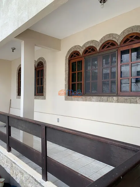 Sobrado com 3 quartos à venda, 120m2 em Centro, Macae - RJ - imagem 4 Foto 4 de Sobrado com 3 quartos à venda, 120m2 em Centro, Macae - RJ