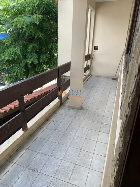 Sobrado com 3 quartos à venda, 120m2 em Centro, Macae - RJ - imagem 6 Foto 6 de Sobrado com 3 quartos à venda, 120m2 em Centro, Macae - RJ