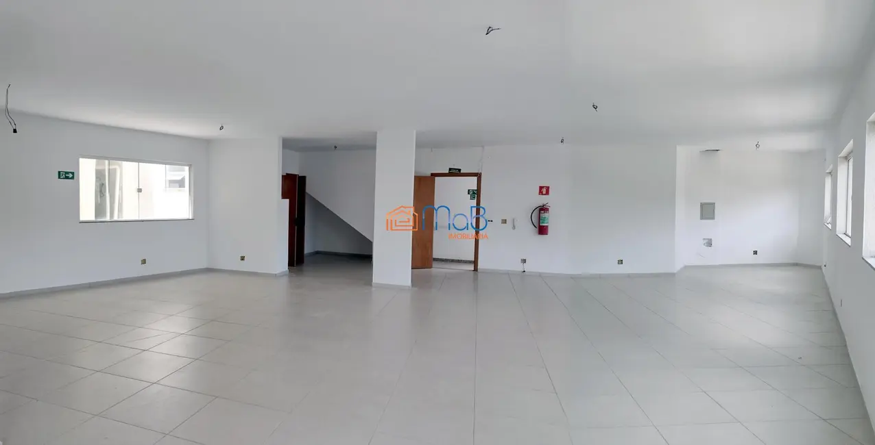 Loja com 1 quarto para alugar, 180m2 em Centro, Macae - RJ - imagem 3 Foto 3 de Loja com 1 quarto para alugar, 180m2 em Centro, Macae - RJ