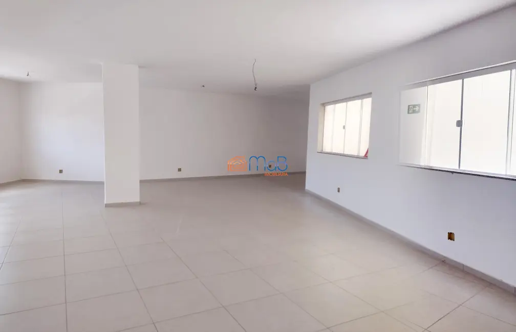 Loja com 1 quarto para alugar, 180m2 em Centro, Macae - RJ - imagem 6 Foto 6 de Loja com 1 quarto para alugar, 180m2 em Centro, Macae - RJ