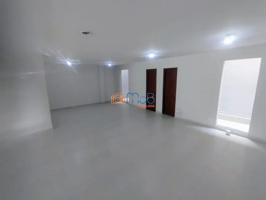 Loja com 1 quarto à venda, 130m2 em Centro, Macae - RJ - imagem 5 Foto 5 de Loja com 1 quarto à venda, 130m2 em Centro, Macae - RJ