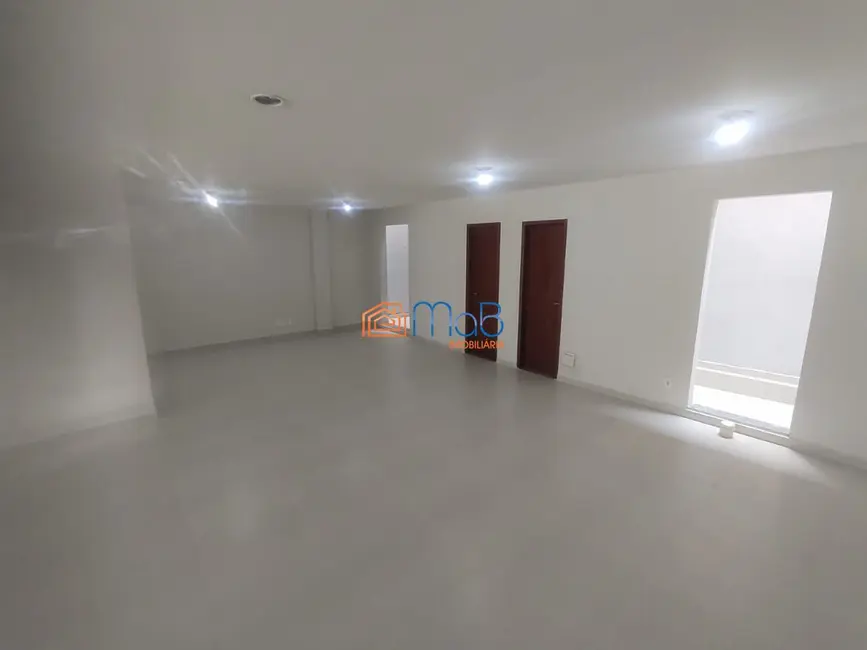 Loja com 1 quarto à venda, 130m2 em Centro, Macae - RJ - imagem 3 Foto 3 de Loja com 1 quarto à venda, 130m2 em Centro, Macae - RJ