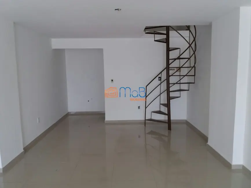 Loja com 1 quarto à venda, 50m2 em Cavaleiros, Macae - RJ - imagem 4 Foto 4 de Loja com 1 quarto à venda, 50m2 em Cavaleiros, Macae - RJ