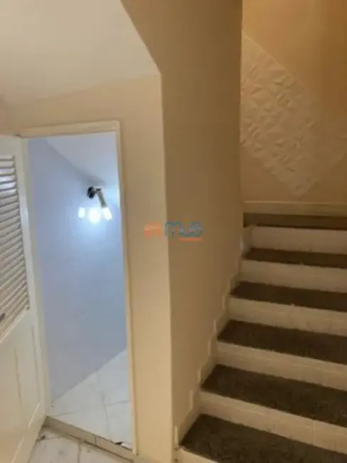 Casa com 3 quartos à venda, 141m2 em Centro, Macae - RJ - imagem 3 Foto 3 de Casa com 3 quartos à venda, 141m2 em Centro, Macae - RJ