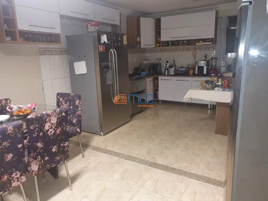 Casa com 4 quartos à venda, 510m2 em Glória, Macae - RJ - imagem 6 Foto 6 de Casa com 4 quartos à venda, 510m2 em Glória, Macae - RJ