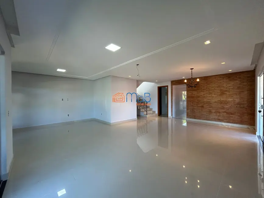 Foto 2 de Casa de Condomínio com 3 quartos para alugar, 627m2 em Lagoa, Macae - RJ
