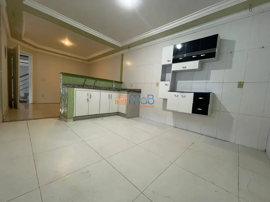 Casa com 4 quartos à venda, 200m2 em Jardim Vitória, Macae - RJ - imagem 6 Foto 6 de Casa com 4 quartos à venda, 200m2 em Jardim Vitória, Macae - RJ