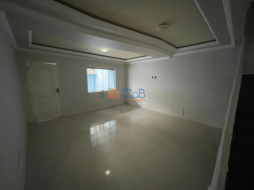 Casa com 4 quartos à venda, 200m2 em Jardim Vitória, Macae - RJ - imagem 3 Foto 3 de Casa com 4 quartos à venda, 200m2 em Jardim Vitória, Macae - RJ