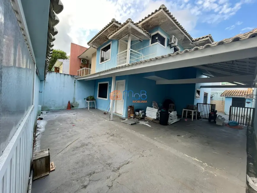 Foto 2 de Casa com 4 quartos à venda, 200m2 em Jardim Vitória, Macae - RJ