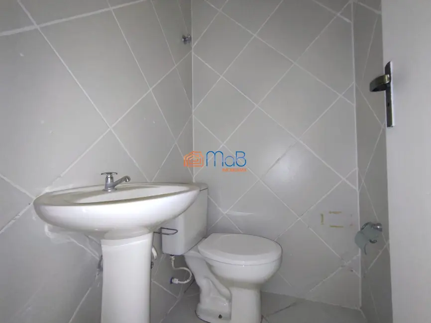 Sala Comercial com 2 quartos para alugar, 34m2 em Imbetiba, Macae - RJ - imagem 3 Foto 3 de Sala Comercial com 2 quartos para alugar, 34m2 em Imbetiba, Macae - RJ
