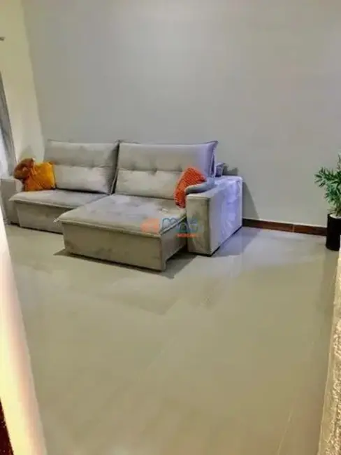 Casa com 6 quartos à venda, 160m2 em Parque Aeroporto, Macae - RJ - imagem 3 Foto 3 de Casa com 6 quartos à venda, 160m2 em Parque Aeroporto, Macae - RJ