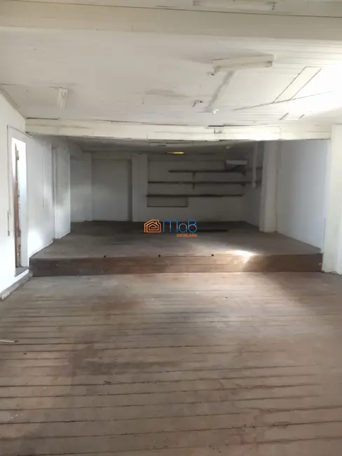 Loja com 1 quarto para alugar, 161m2 em Centro, Macae - RJ - imagem 6 Foto 6 de Loja com 1 quarto para alugar, 161m2 em Centro, Macae - RJ