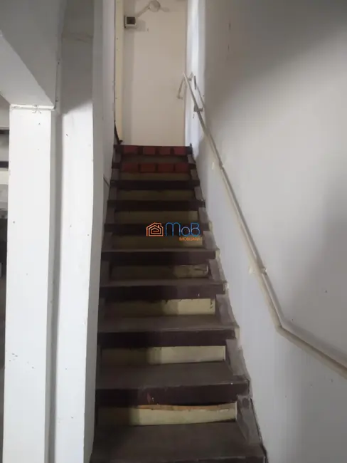 Loja com 1 quarto para alugar, 161m2 em Centro, Macae - RJ - imagem 4 Foto 4 de Loja com 1 quarto para alugar, 161m2 em Centro, Macae - RJ