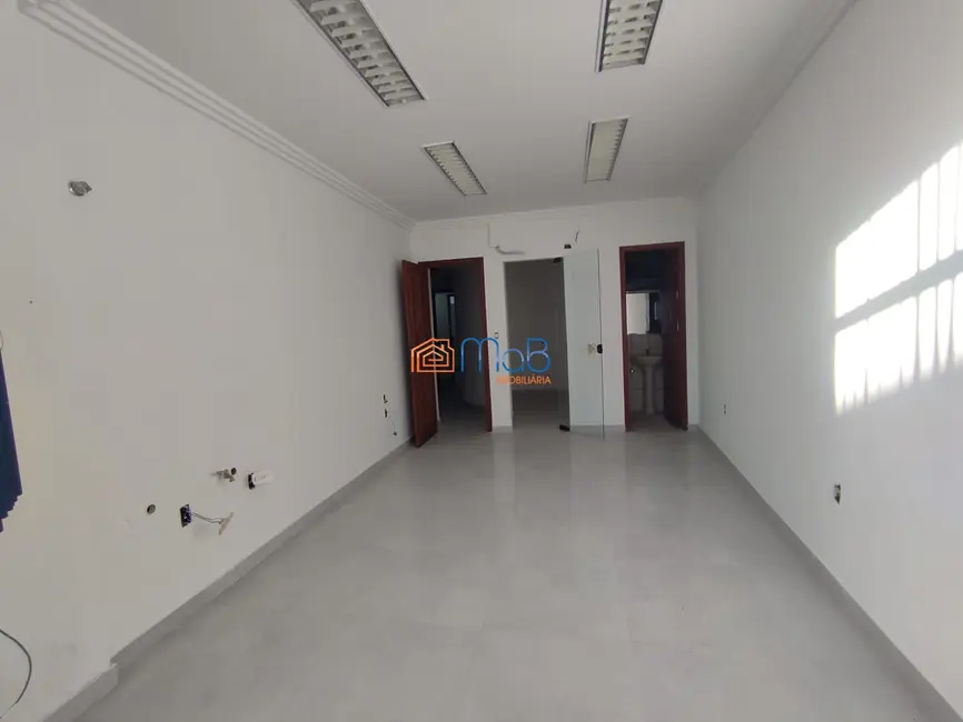 Sala Comercial com 2 quartos para alugar, 38m2 em Centro, Macae - RJ - imagem 4 Foto 4 de Sala Comercial com 2 quartos para alugar, 38m2 em Centro, Macae - RJ