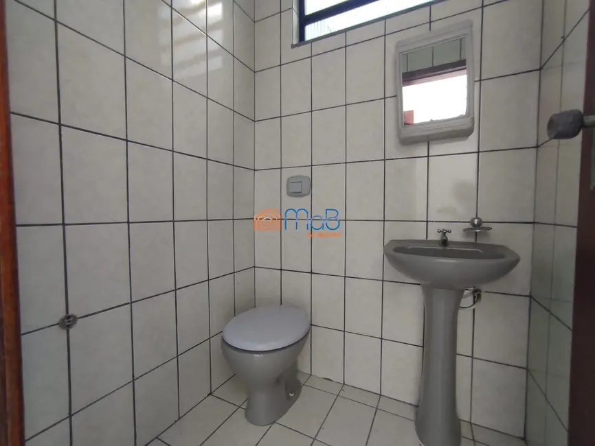 Sala Comercial com 1 quarto para alugar, 38m2 em Centro, Macae - RJ - imagem 4 Foto 4 de Sala Comercial com 1 quarto para alugar, 38m2 em Centro, Macae - RJ