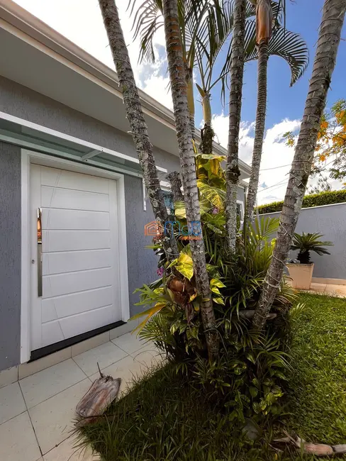 Casa com 3 quartos para alugar, 210m2 em Lagoa, Macae - RJ - imagem 4 Foto 4 de Casa com 3 quartos para alugar, 210m2 em Lagoa, Macae - RJ