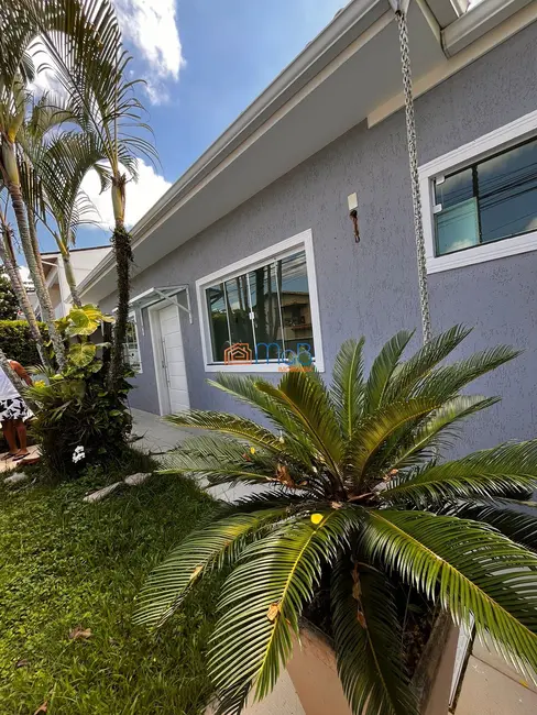 Foto 1 de Casa com 3 quartos para alugar, 210m2 em Lagoa, Macae - RJ