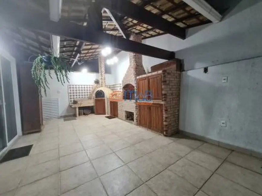 Foto 2 de Casa de Condomínio com 3 quartos à venda, 118m2 em Granja dos Cavaleiros, Macae - RJ