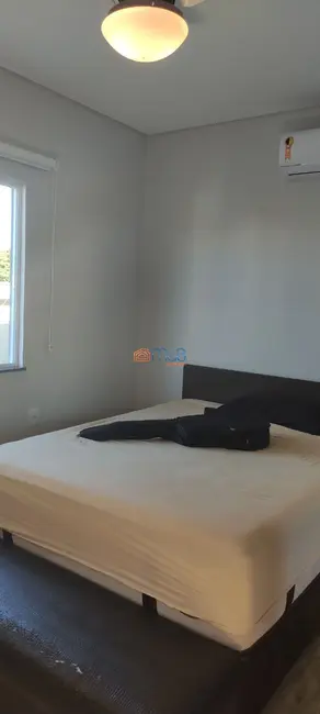 Casa de Condomínio com 3 quartos à venda, 232m2 em Alphaville, Rio Das Ostras - RJ - imagem 5 Foto 5 de Casa de Condomínio com 3 quartos à venda, 232m2 em Alphaville, Rio Das Ostras - RJ