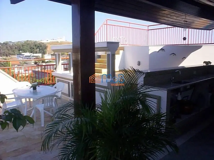 Apartamento com 3 quartos à venda, 303m2 em Centro, Macae - RJ - imagem 6 Foto 6 de Apartamento com 3 quartos à venda, 303m2 em Centro, Macae - RJ