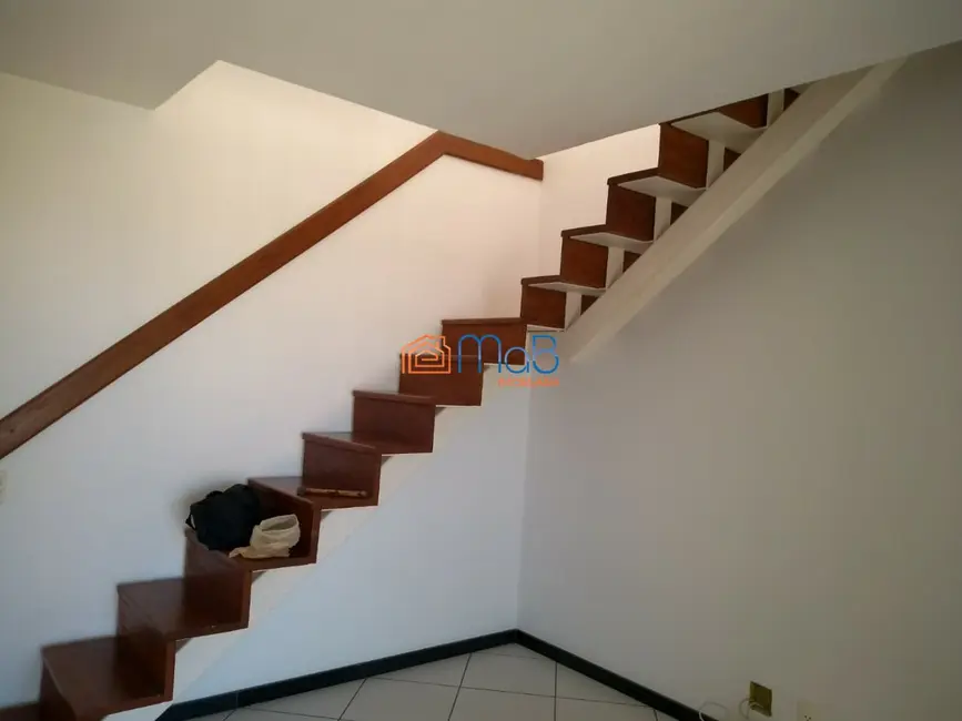 Cobertura com 2 quartos para alugar, 112m2 em Glória, Macae - RJ - imagem 3 Foto 3 de Cobertura com 2 quartos para alugar, 112m2 em Glória, Macae - RJ