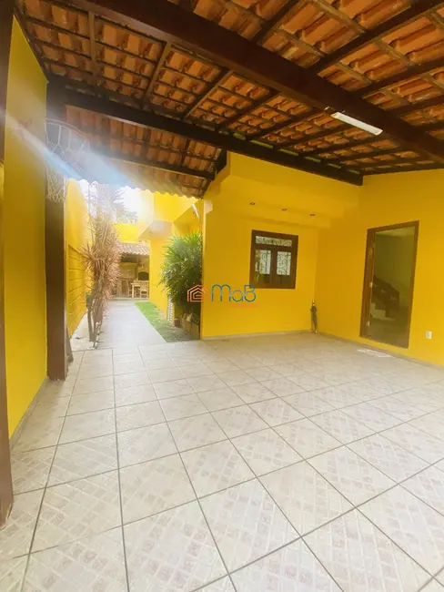 Foto 2 de Casa com 4 quartos à venda, 180m2 em Riviera Fluminense, Macae - RJ