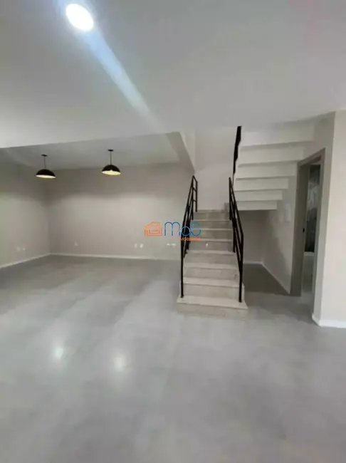 Apartamento com 3 quartos à venda, 144m2 em Lagoa, Macae - RJ - imagem 4 Foto 4 de Apartamento com 3 quartos à venda, 144m2 em Lagoa, Macae - RJ