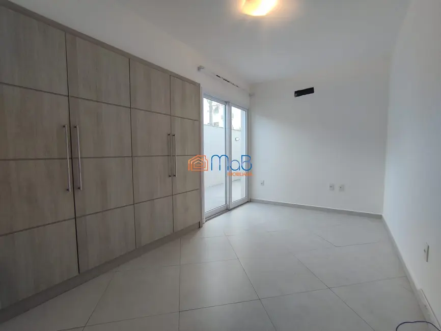 Apartamento com 2 quartos para alugar, 90m2 em Praia do Pecado, Macae - RJ - imagem 8 Foto 8 de Apartamento com 2 quartos para alugar, 90m2 em Praia do Pecado, Macae - RJ