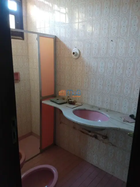 Loja com 4 quartos para alugar, 120m2 em Centro, Macae - RJ - imagem 6 Foto 6 de Loja com 4 quartos para alugar, 120m2 em Centro, Macae - RJ