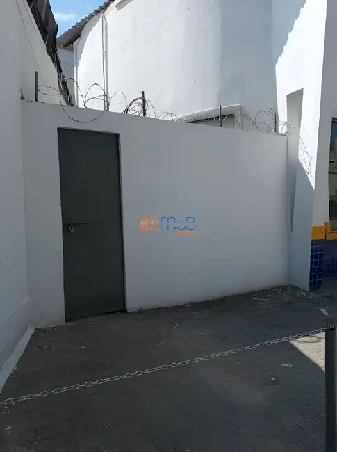 Loja com 3 quartos para alugar, 252m2 em Centro, Macae - RJ - imagem 3 Foto 3 de Loja com 3 quartos para alugar, 252m2 em Centro, Macae - RJ