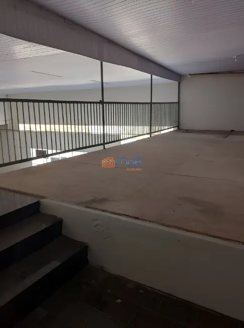 Loja com 3 quartos para alugar, 252m2 em Centro, Macae - RJ - imagem 7 Foto 7 de Loja com 3 quartos para alugar, 252m2 em Centro, Macae - RJ