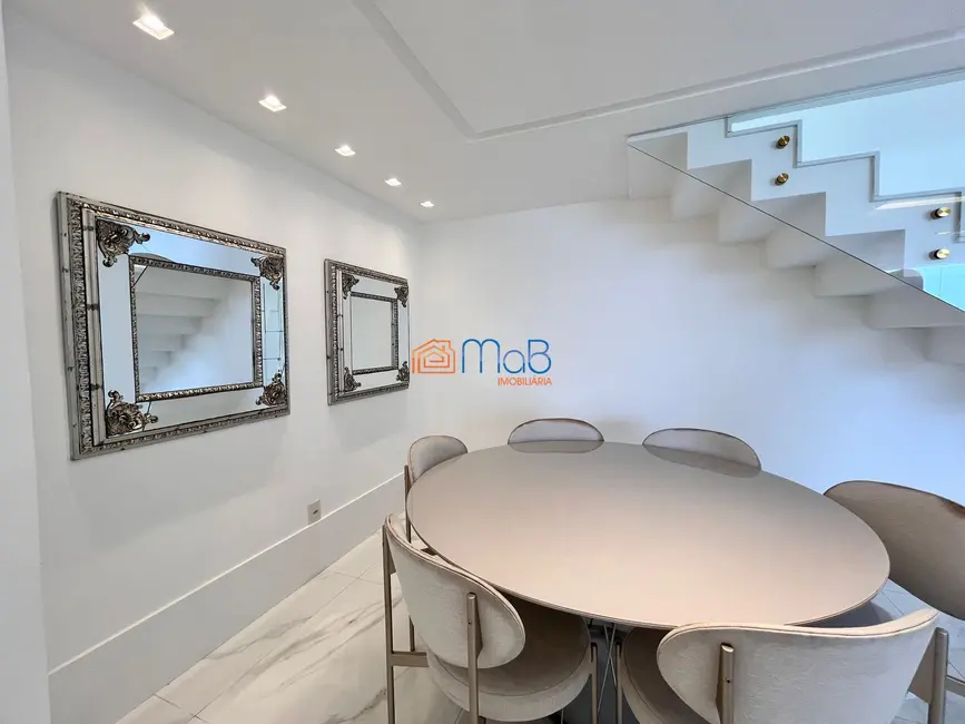 Cobertura com 4 quartos à venda, 268m2 em Praia do Pecado, Macae - RJ - imagem 4 Foto 4 de Cobertura com 4 quartos à venda, 268m2 em Praia do Pecado, Macae - RJ