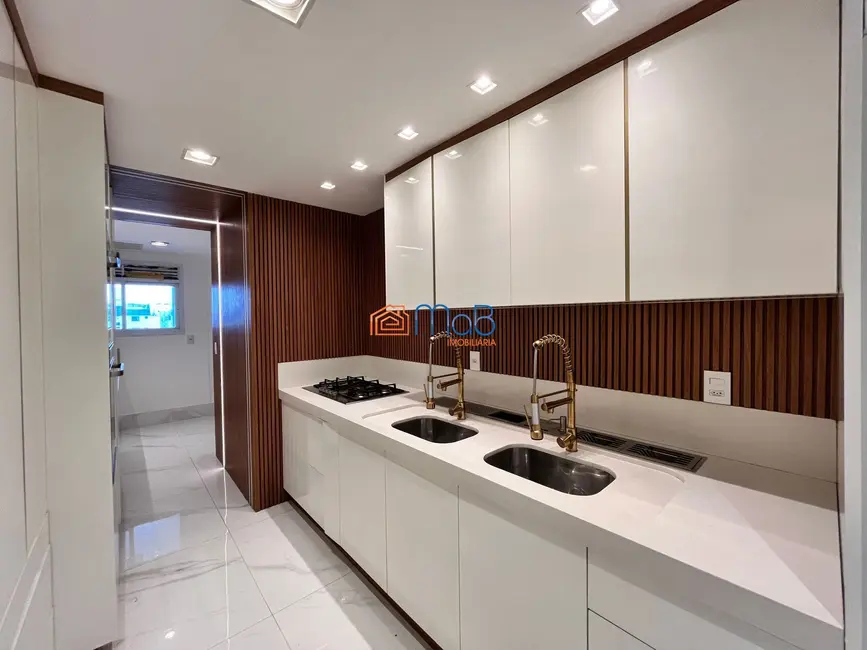 Cobertura com 4 quartos à venda, 268m2 em Praia do Pecado, Macae - RJ - imagem 9 Foto 9 de Cobertura com 4 quartos à venda, 268m2 em Praia do Pecado, Macae - RJ