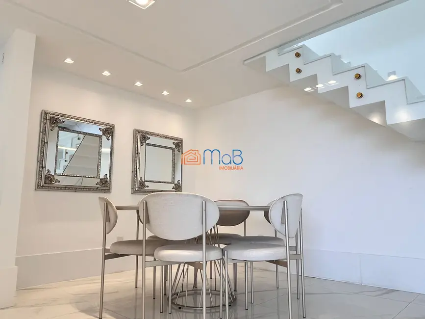 Cobertura com 4 quartos à venda, 268m2 em Praia do Pecado, Macae - RJ - imagem 3 Foto 3 de Cobertura com 4 quartos à venda, 268m2 em Praia do Pecado, Macae - RJ